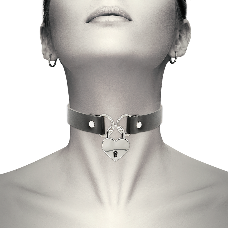 Collar Coquette Chic Desire con corazón y llave