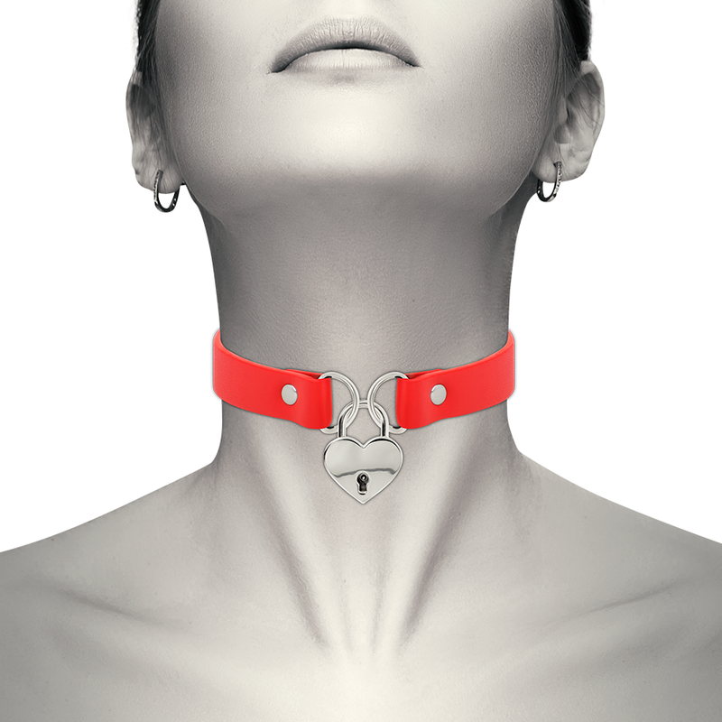 Collar Coquette Chic Desire rojo con corazón y llave