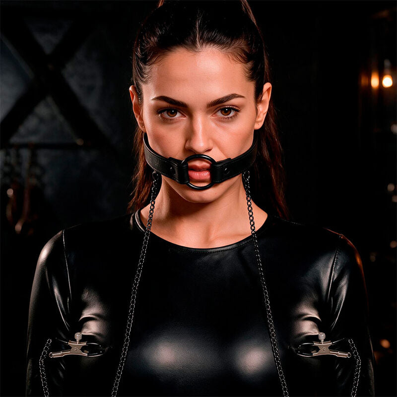 Mordaza de anilla Fetish Submissive con pinzas para pezones