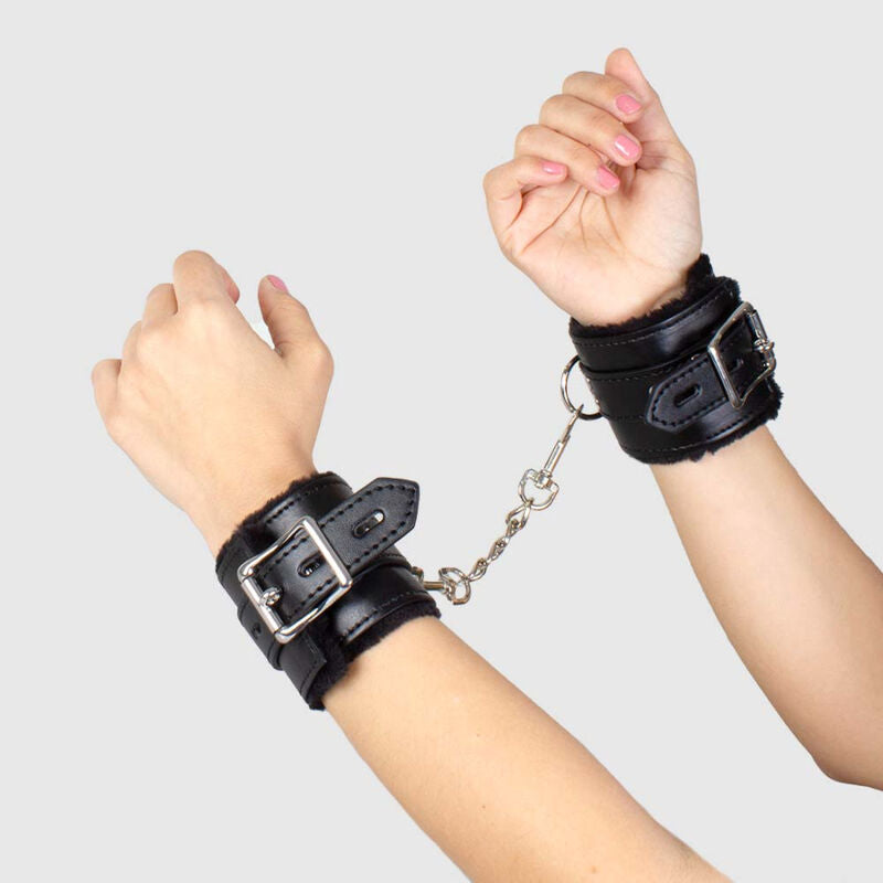 Manette bondage nere Secret Play della collezione BDSM