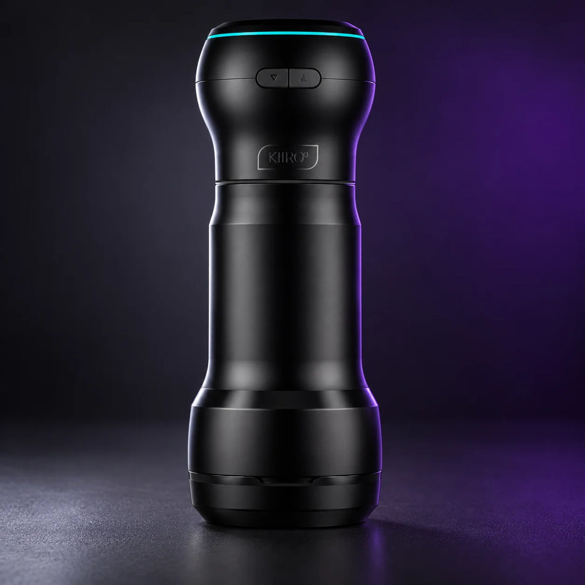Kiiroo Feel Pocket PowerBlow assemblé, sur fond graphite et violet